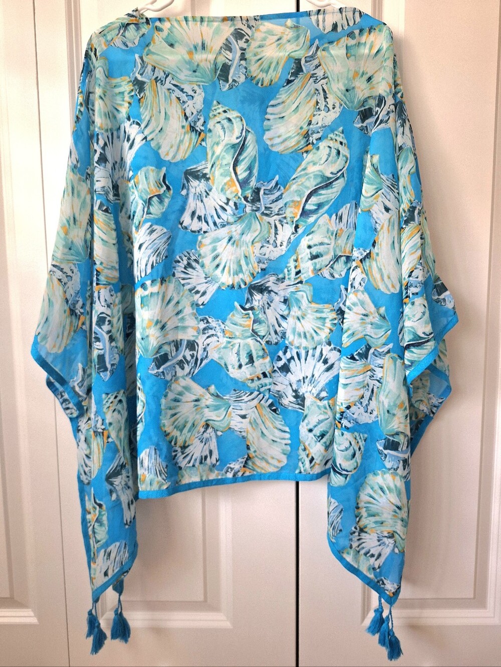Chico's Poolside Blue Seashell Print Coastal Treasure Tassel Poncho Size Sm/Med - Picture 4 of 8